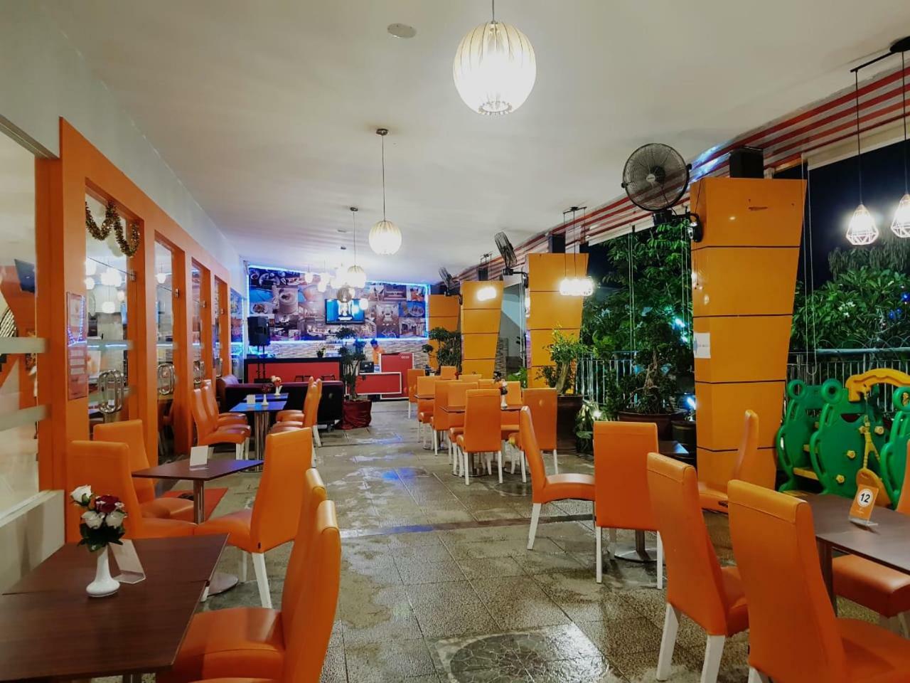 Fortune Front One Hotel Kendari Luaran gambar