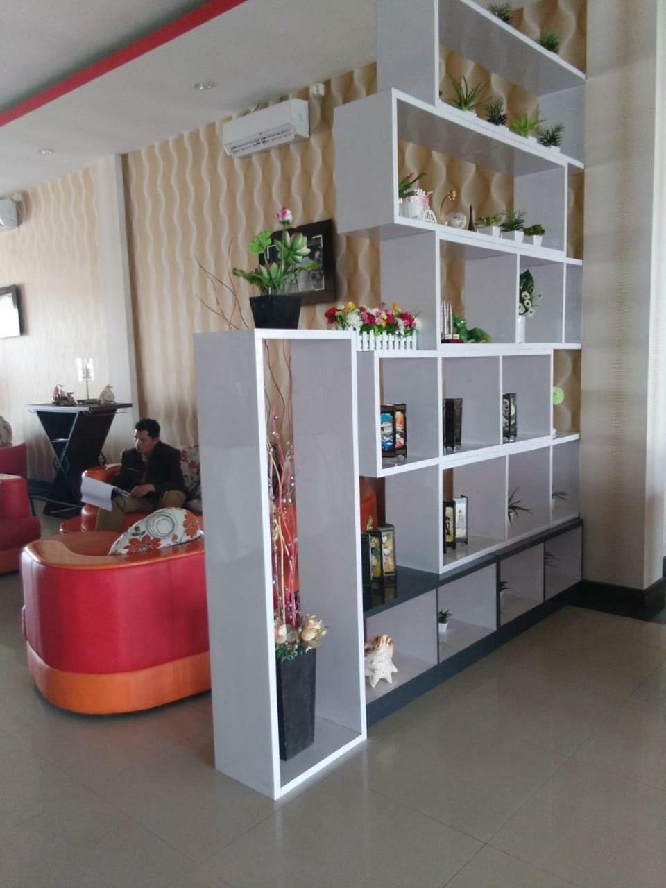 Fortune Front One Hotel Kendari Luaran gambar