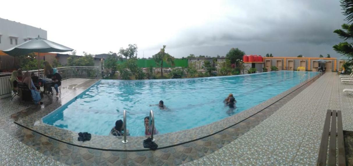 Fortune Front One Hotel Kendari Luaran gambar