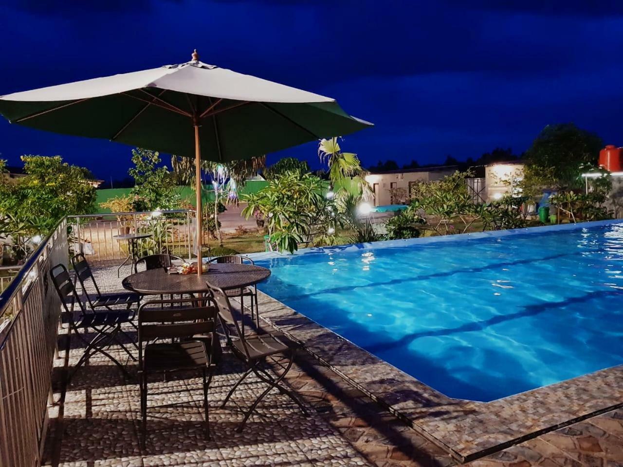 Fortune Front One Hotel Kendari Luaran gambar