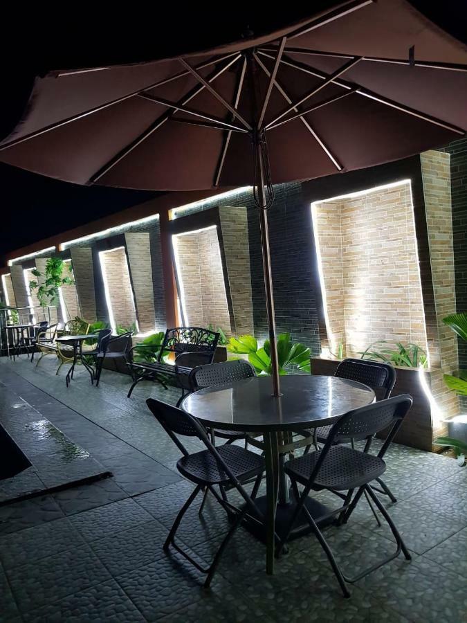 Fortune Front One Hotel Kendari Luaran gambar