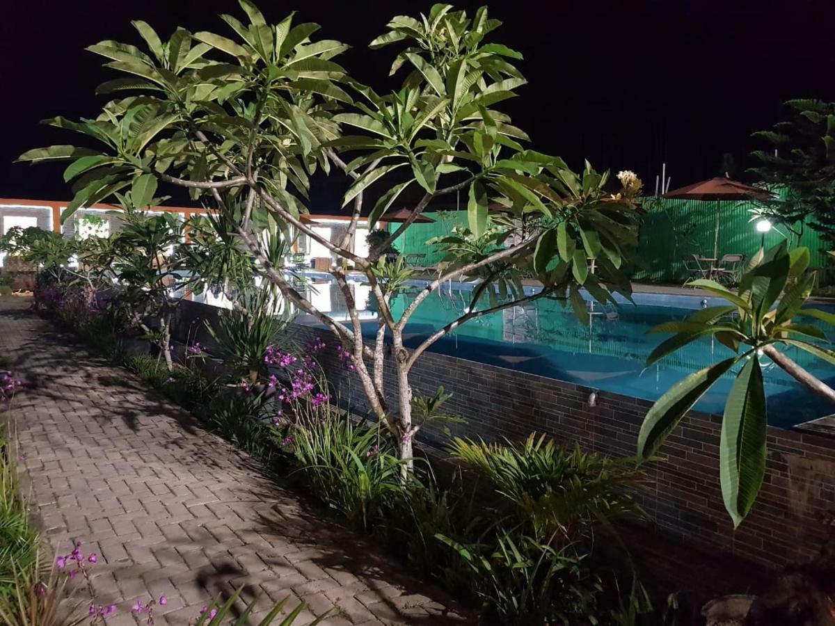 Fortune Front One Hotel Kendari Luaran gambar