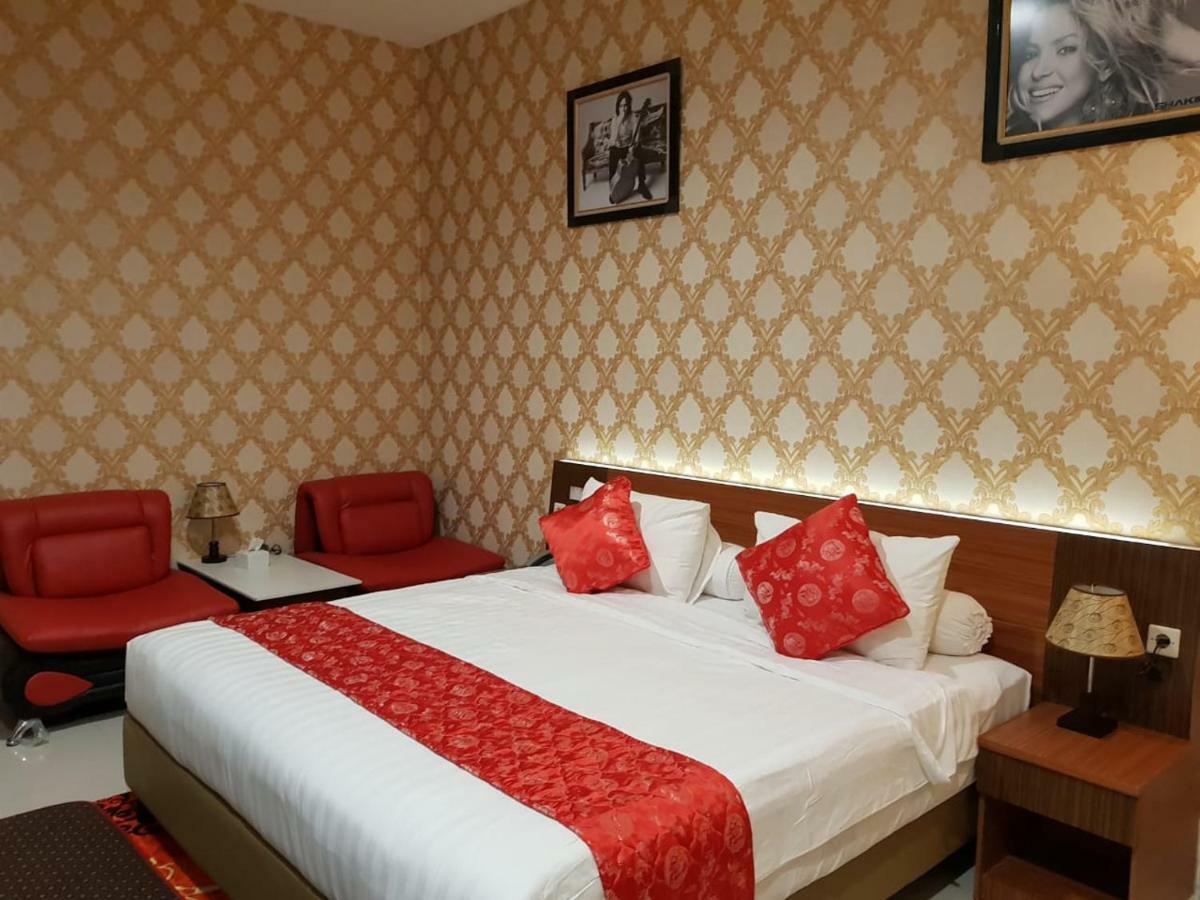Fortune Front One Hotel Kendari Luaran gambar