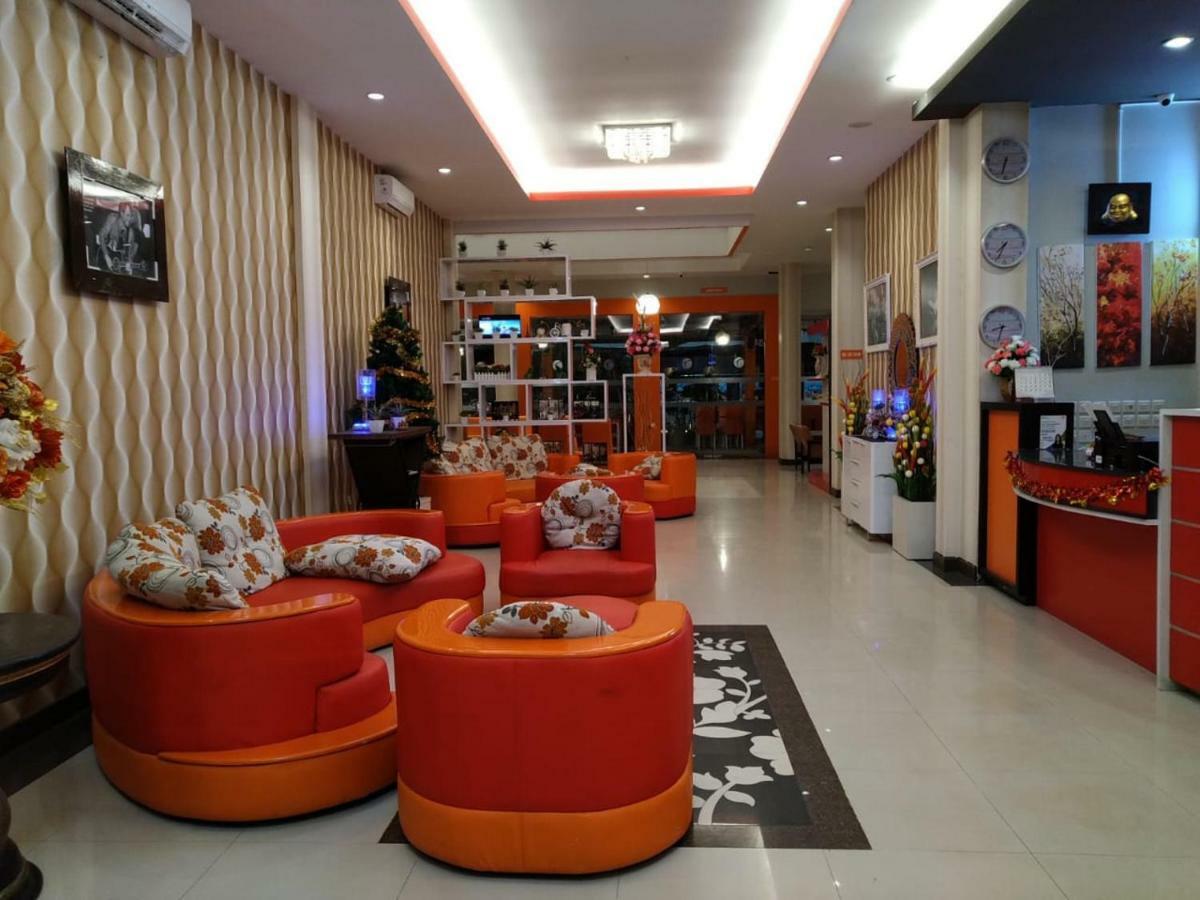 Fortune Front One Hotel Kendari Luaran gambar