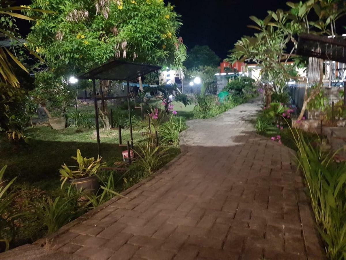 Fortune Front One Hotel Kendari Luaran gambar