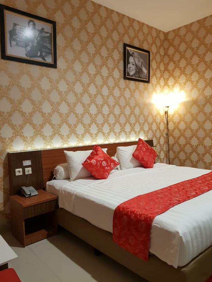Fortune Front One Hotel Kendari Luaran gambar
