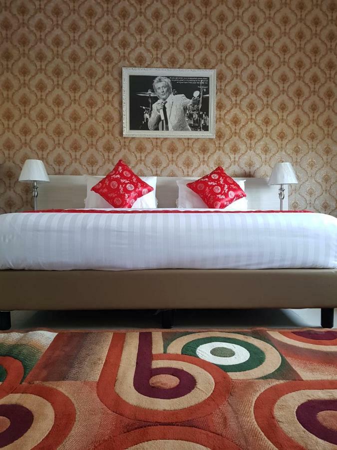 Fortune Front One Hotel Kendari Luaran gambar