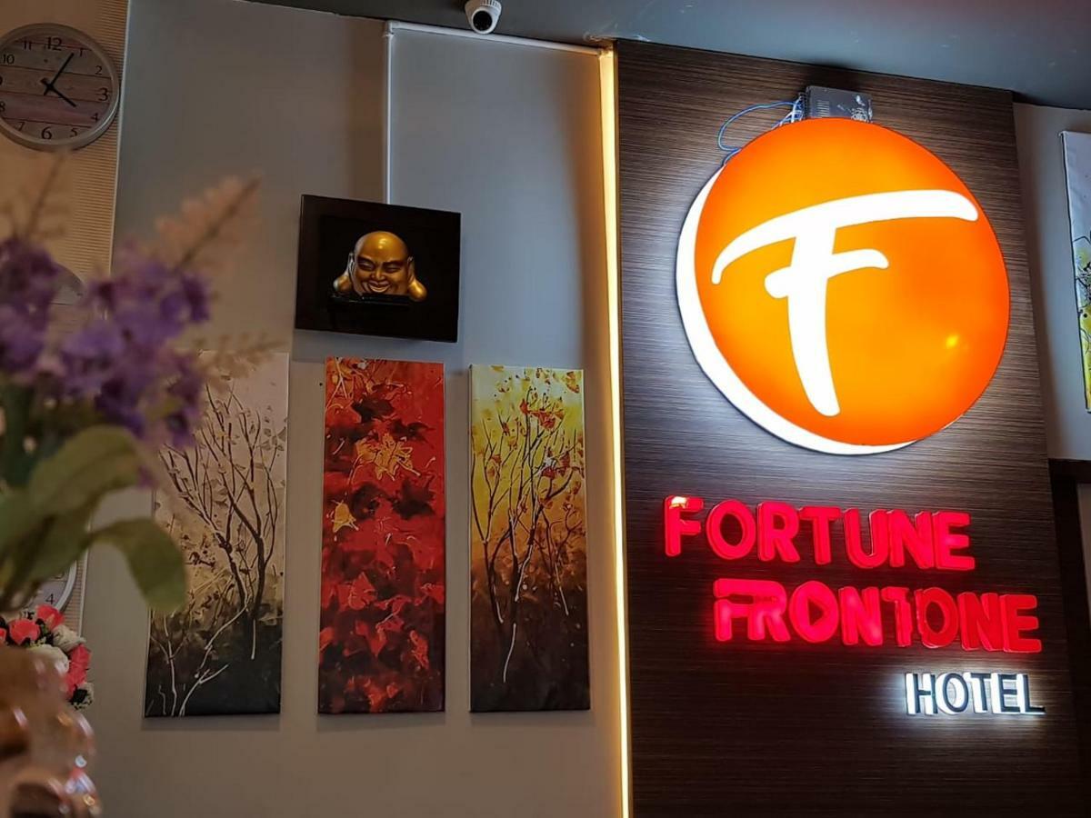 Fortune Front One Hotel Kendari Luaran gambar