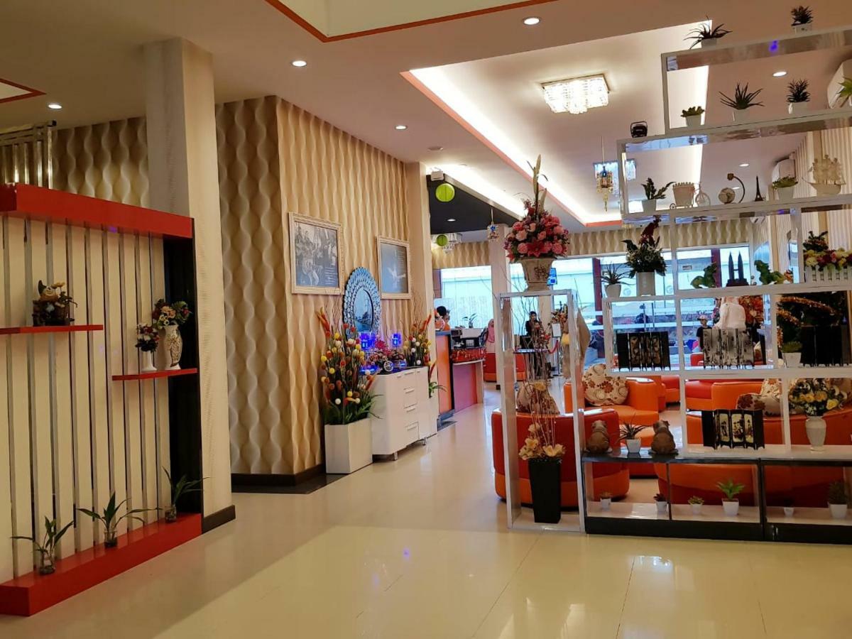 Fortune Front One Hotel Kendari Luaran gambar
