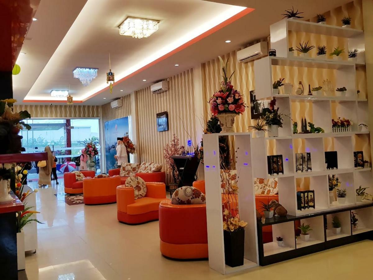 Fortune Front One Hotel Kendari Luaran gambar