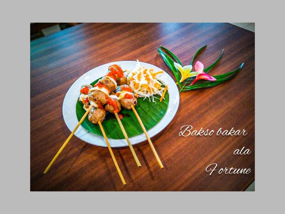Fortune Front One Hotel Kendari Luaran gambar