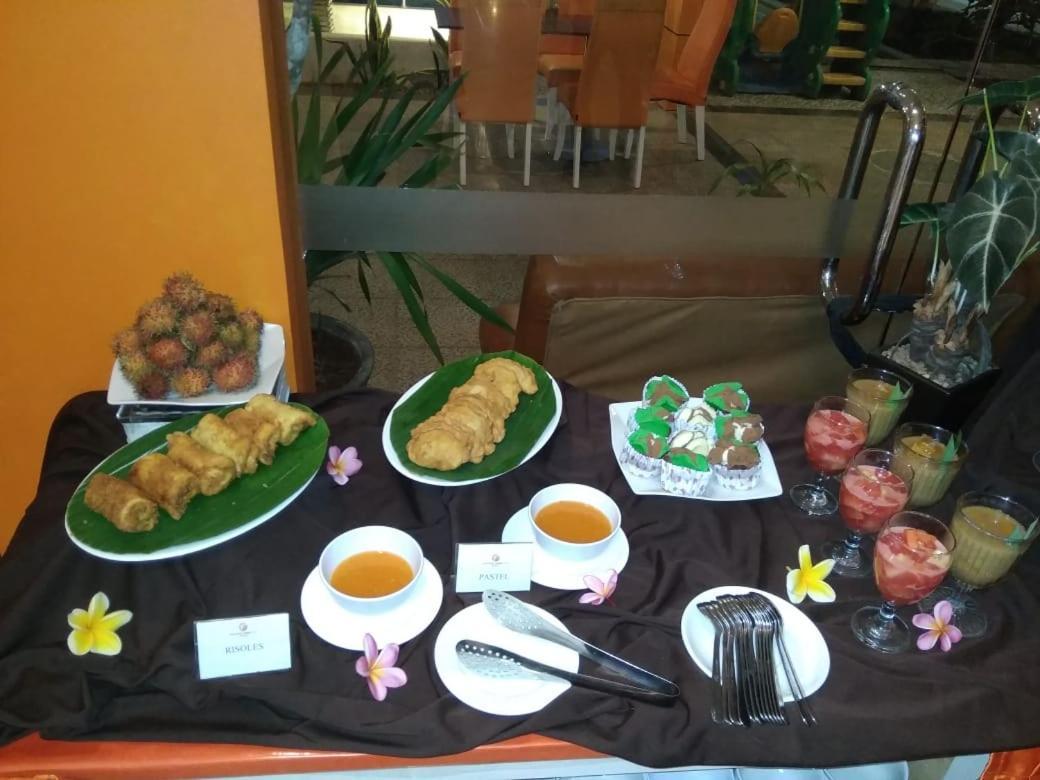 Fortune Front One Hotel Kendari Luaran gambar